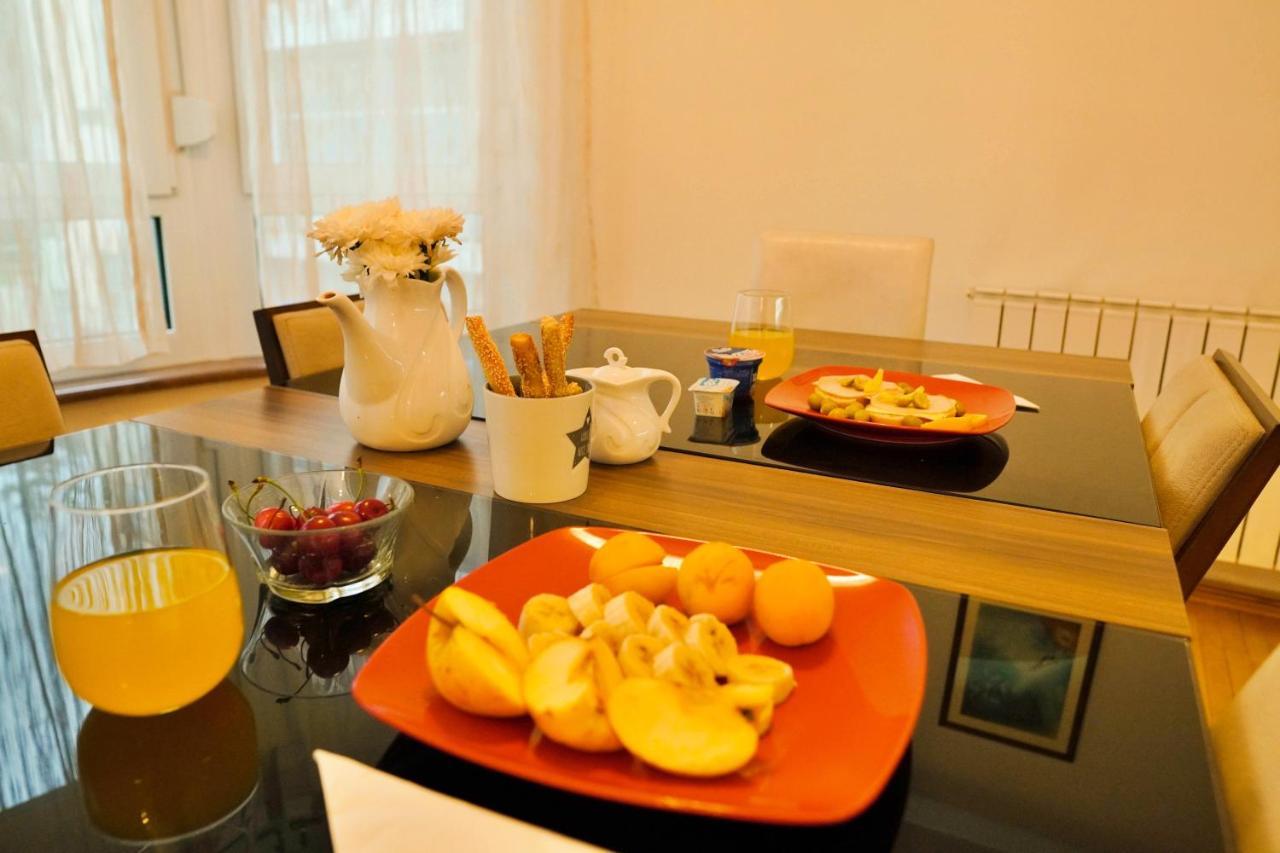 City Center Grand Apartment - Three-Bedroom, Free Parking Sarajevo Exterior photo