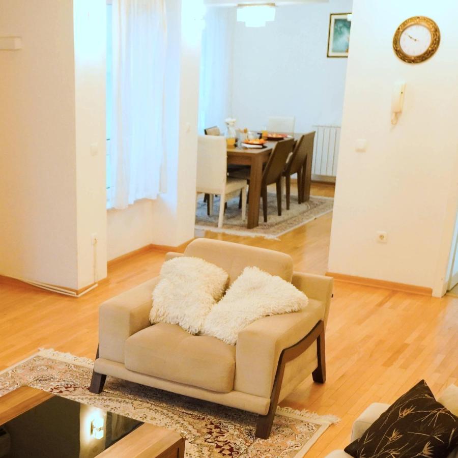 City Center Grand Apartment - Three-Bedroom, Free Parking Sarajevo Exterior photo