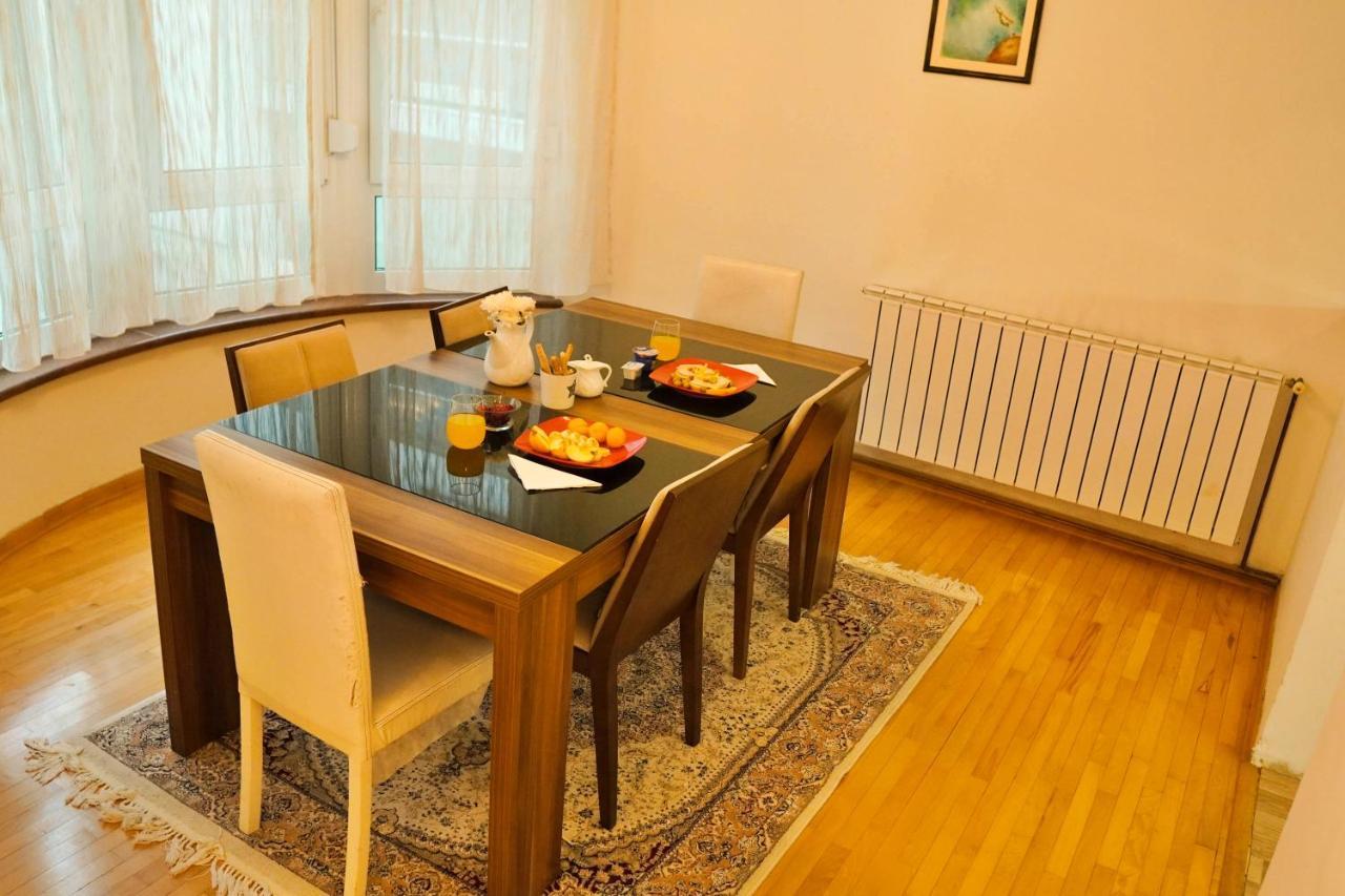 City Center Grand Apartment - Three-Bedroom, Free Parking Sarajevo Exterior photo